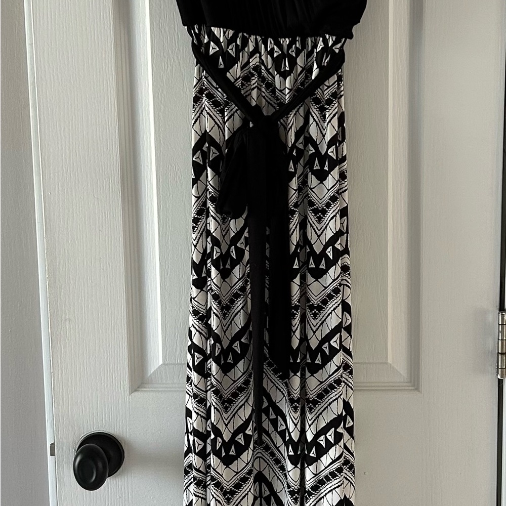 Black and White Geometric Maxi Dress